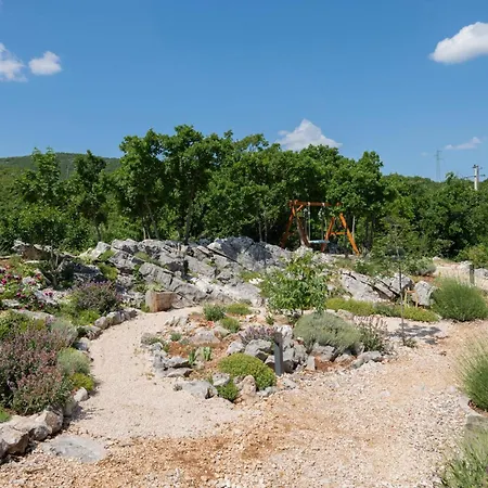 4 Bedroom Beautiful In Lokvicici Holiday home *