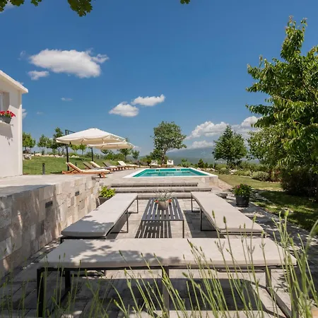 4 Bedroom Beautiful In Lokvicici Lokvicic