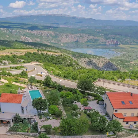 4 Bedroom Beautiful In Lokvicici *